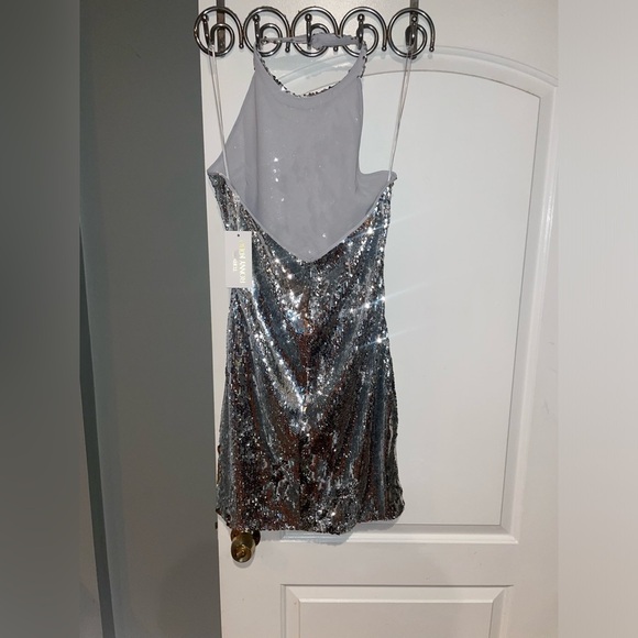 New! Ronny Kobo Vera Silver Sequin Halter Open-Back Mini Dress 🩶 Large NWT! - Picture 11 of 12